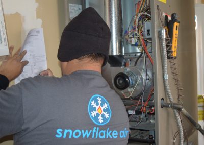 Snowflake Air tech in a basement